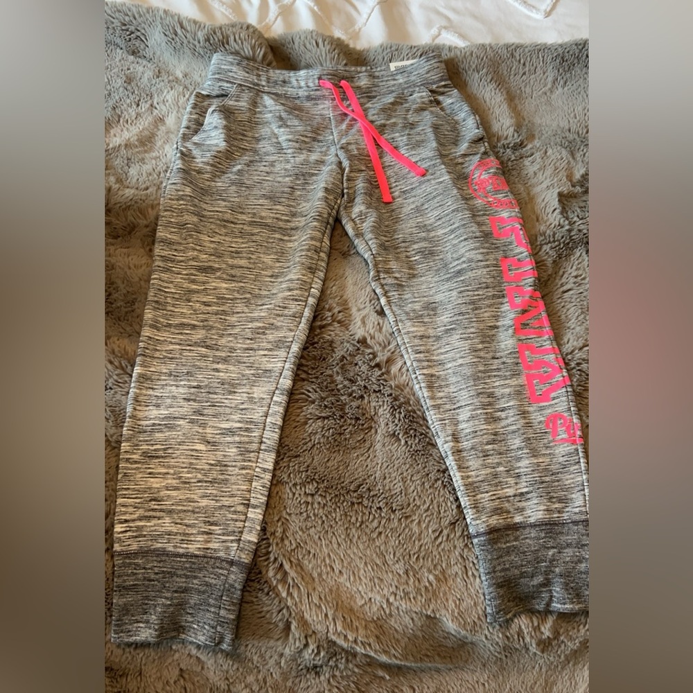 NWT Victoria’s Secret Pink size large skinny collegiate joggers